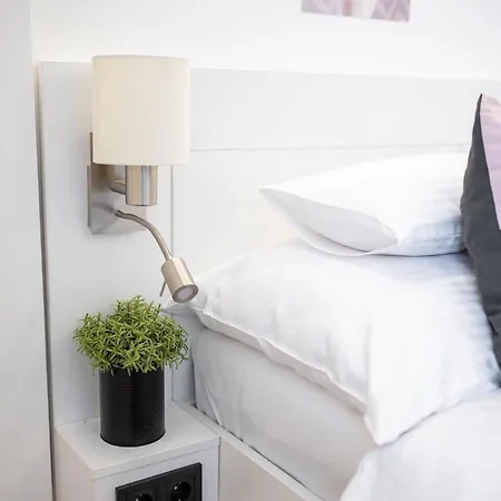 Geri Modern زالاجيرسيج